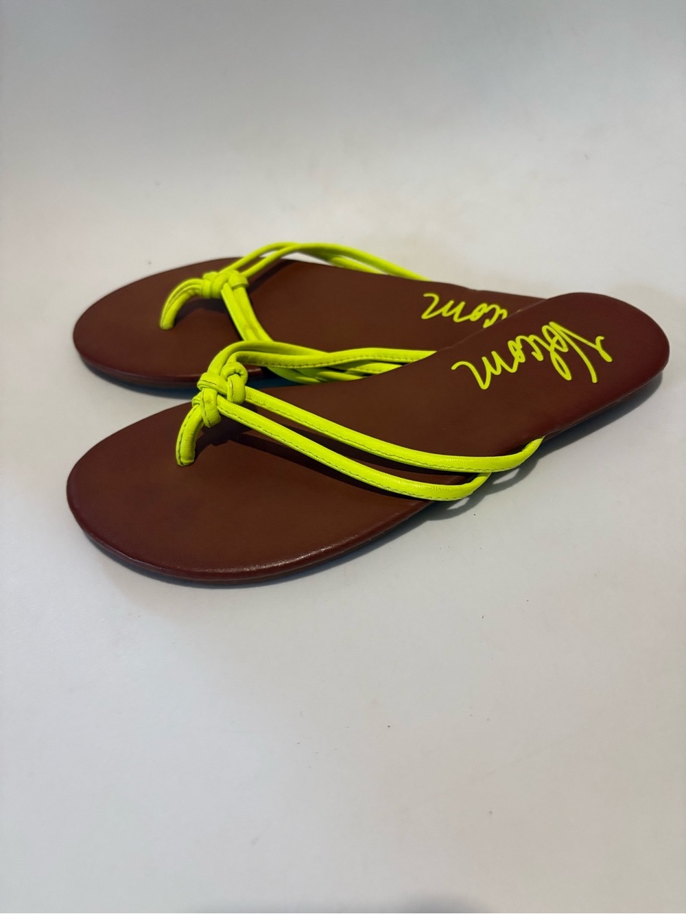 Volcom women’s neon green sandals size 7 brown sole thong flip flop strappy